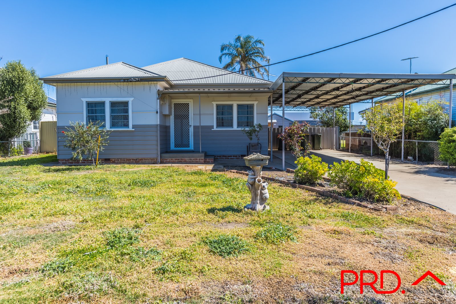 8 Hilton Street SOUTH TAMWORTH 1