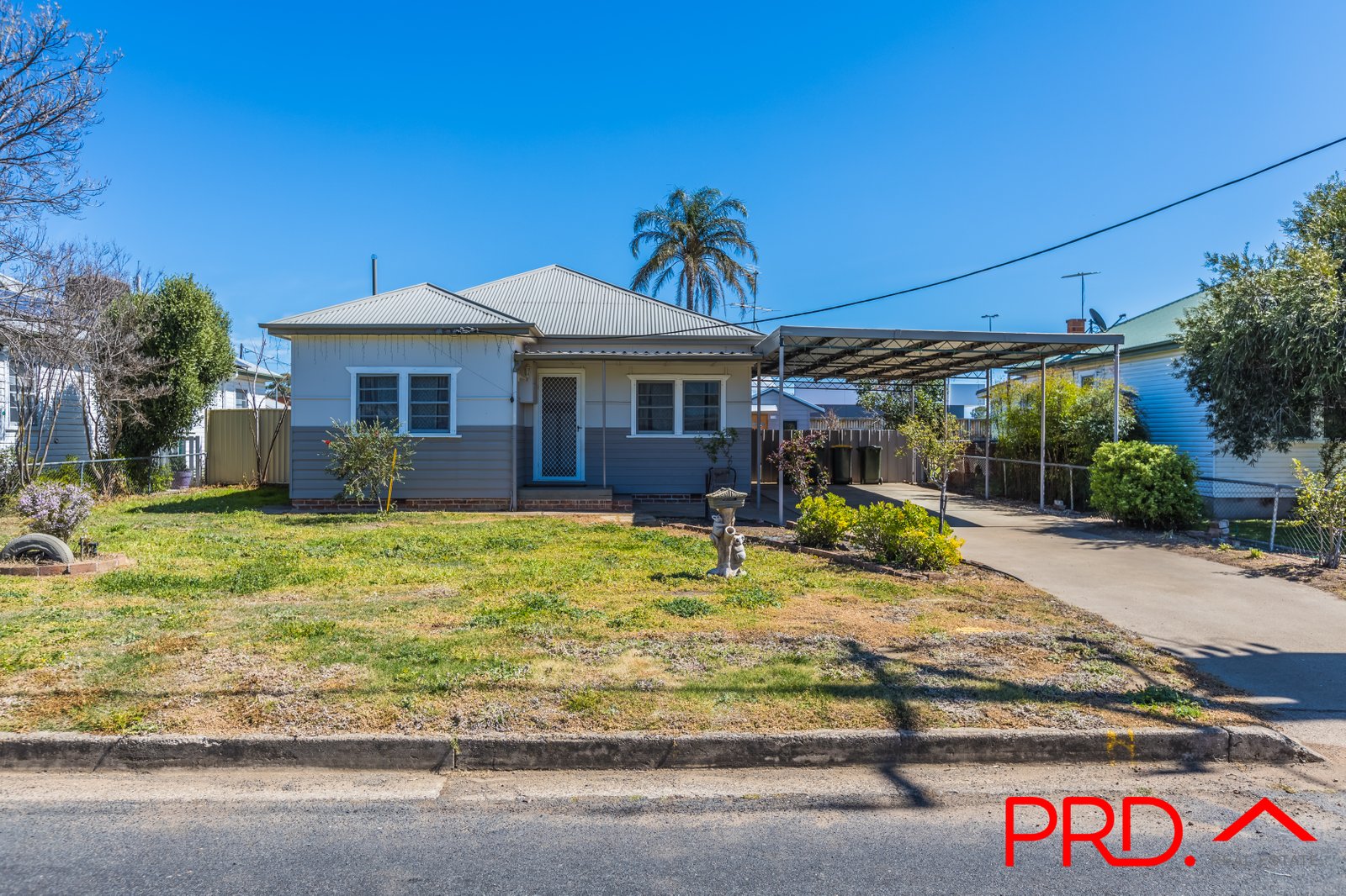 8 Hilton Street SOUTH TAMWORTH 2