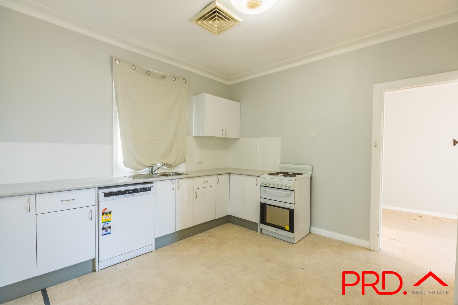 8 Hilton Street SOUTH TAMWORTH 6