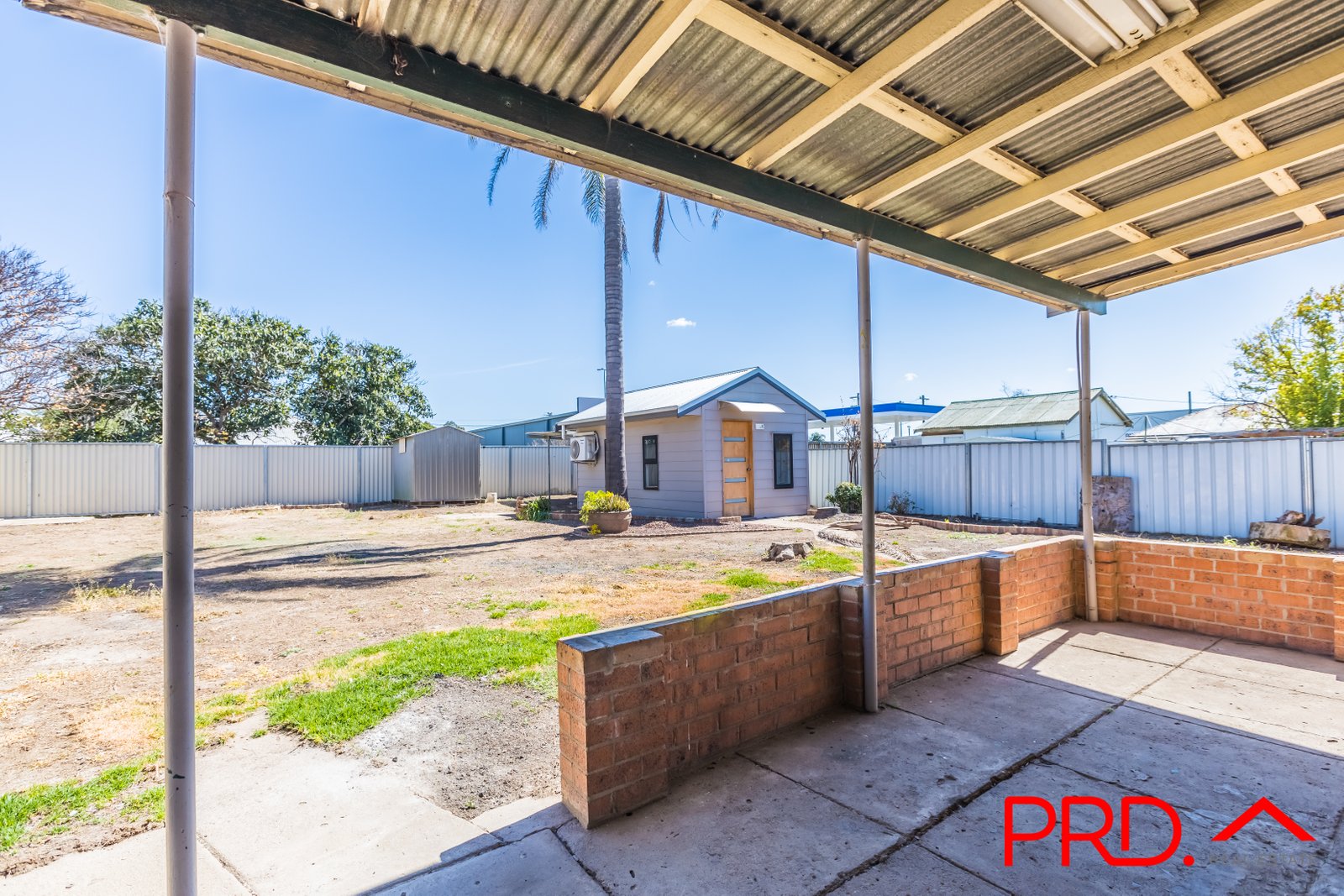 8 Hilton Street SOUTH TAMWORTH 12