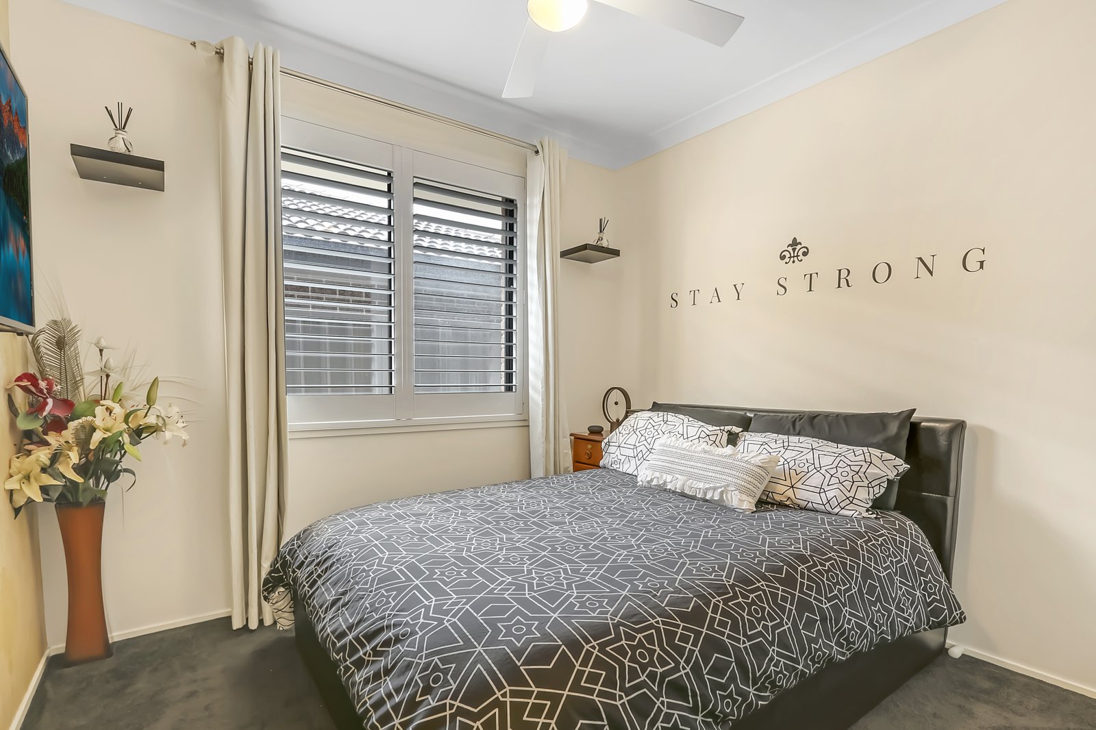 8 Hobbs Street HORSLEY 8