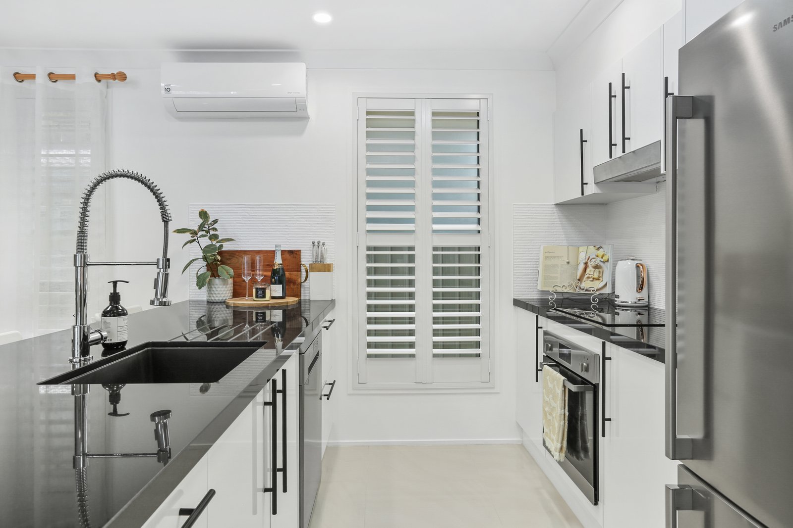 8 Hobbs Street HORSLEY 6