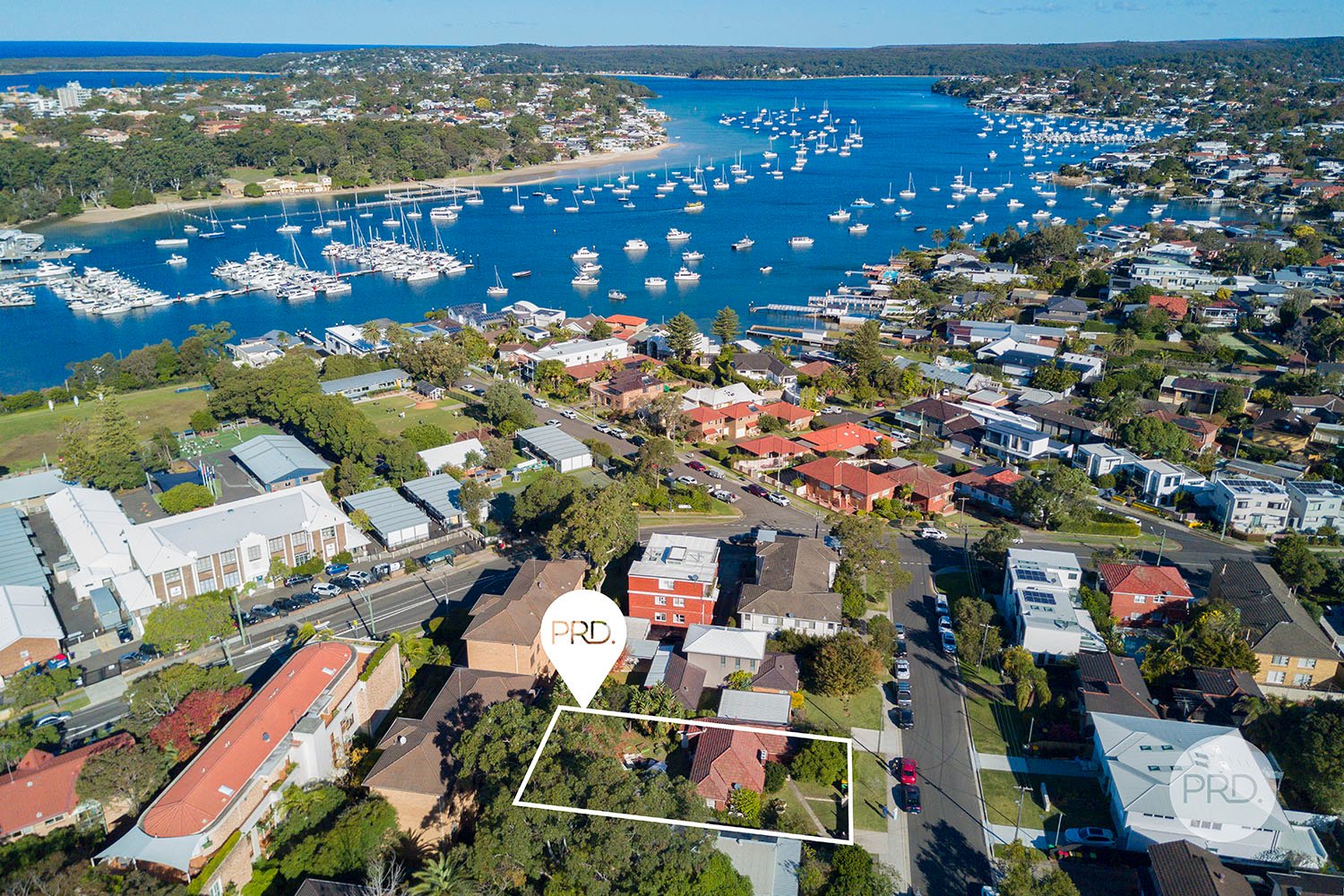 8 Holland Street CRONULLA 1