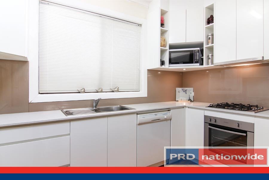 8 Holley Road BEVERLY HILLS 6