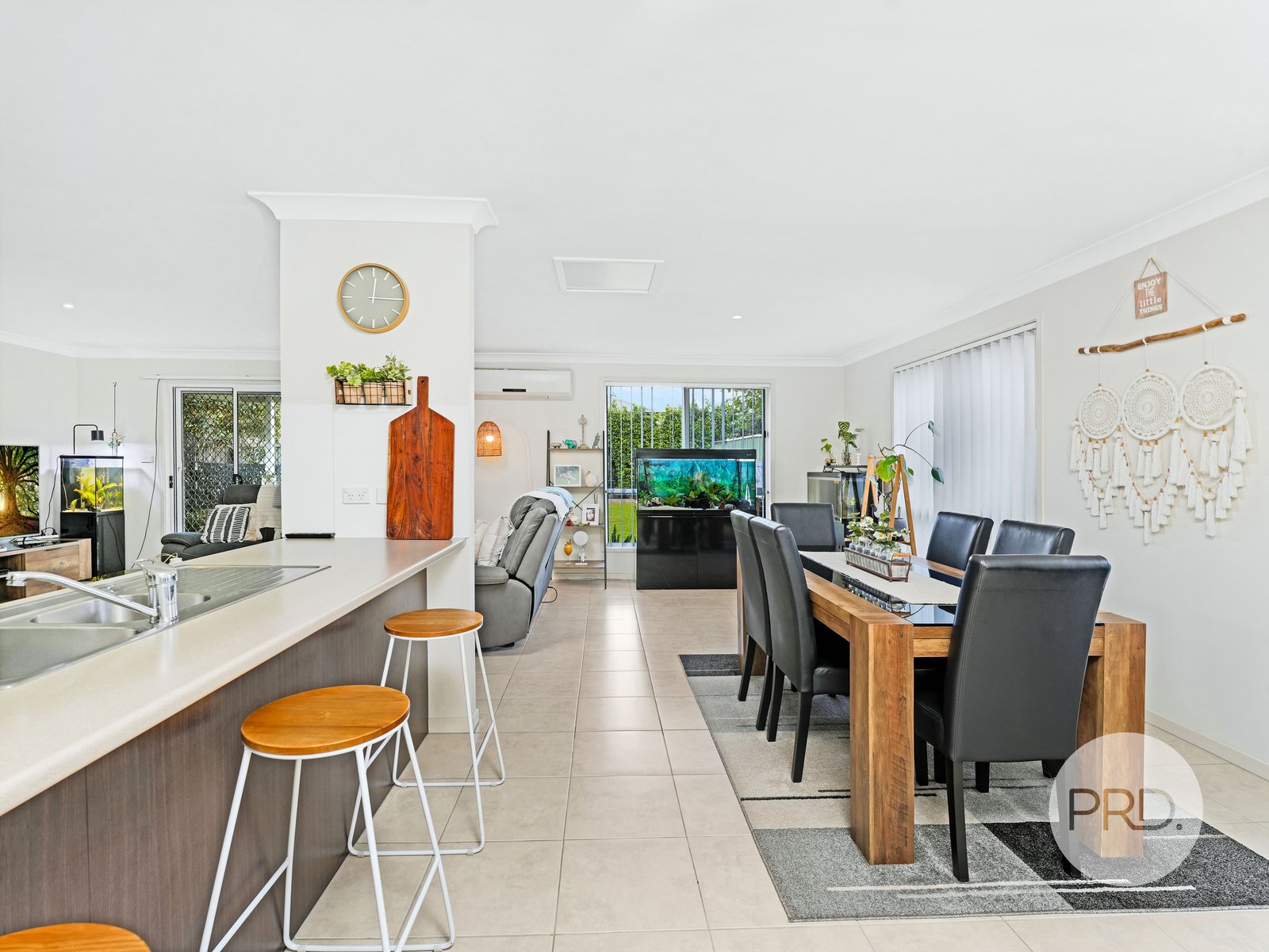 8 Hollyoake Circuit BARDIA 3