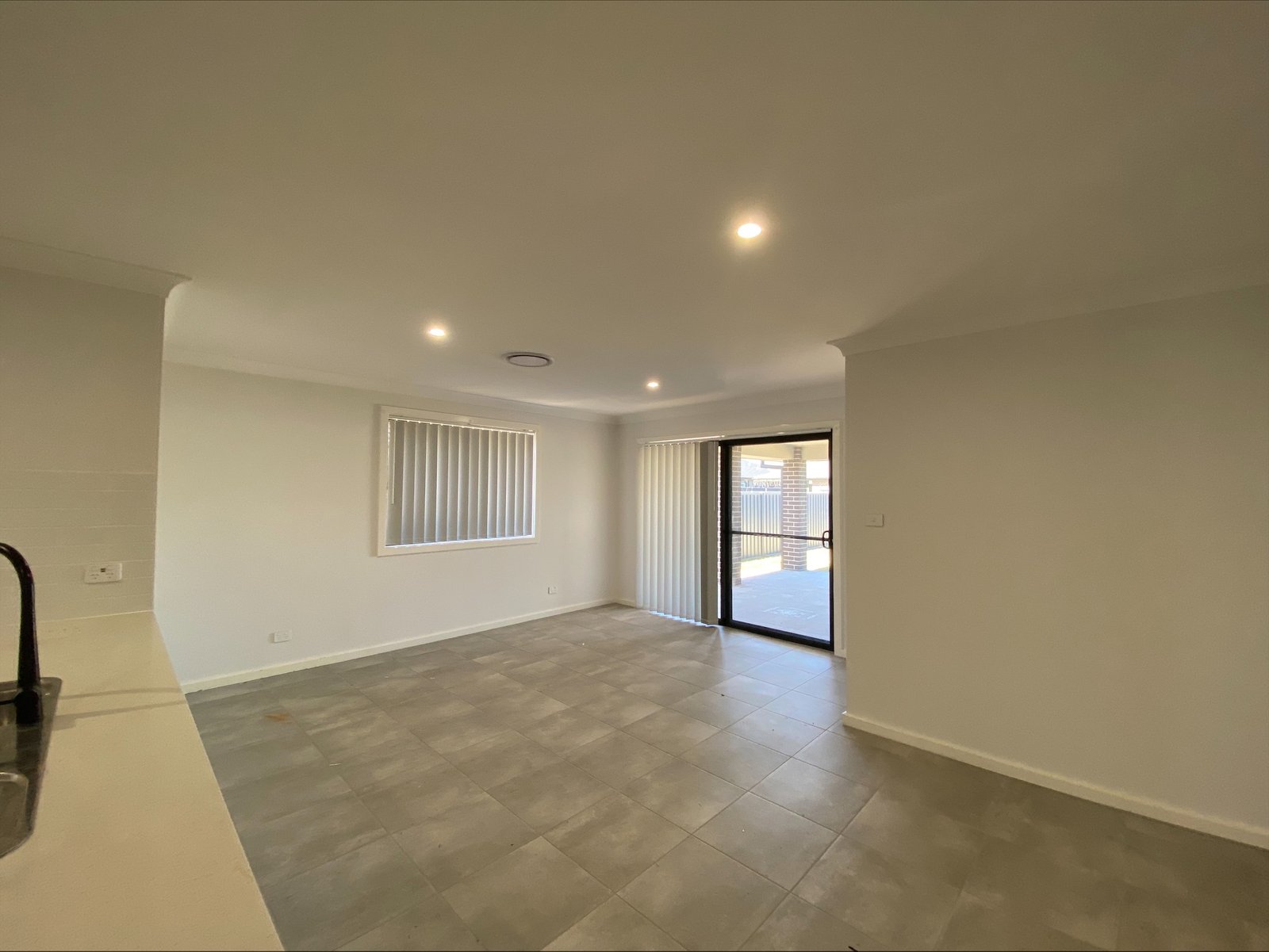 8 Homestead Circuit NORTH TAMWORTH 9