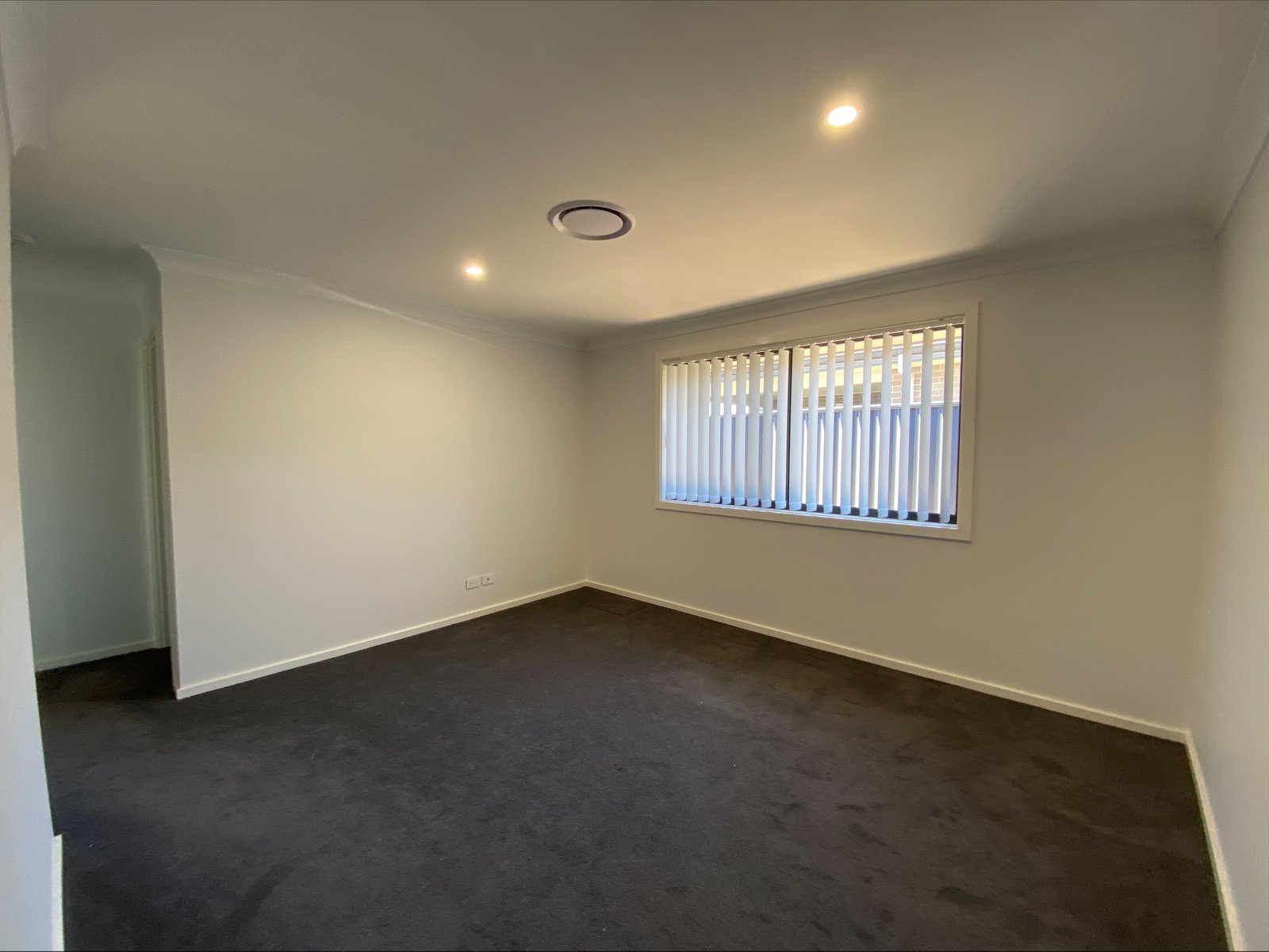 8 Homestead Circuit NORTH TAMWORTH 11