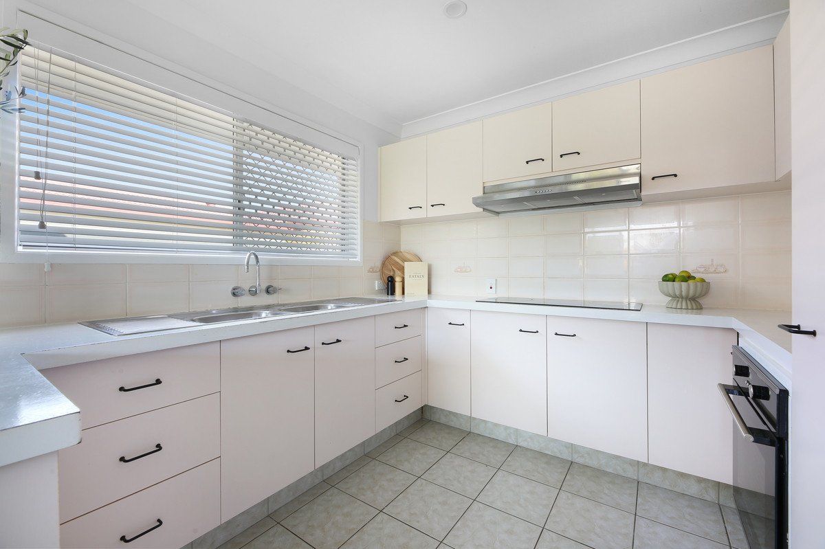 8 Hopbush Street Palm Beach 6