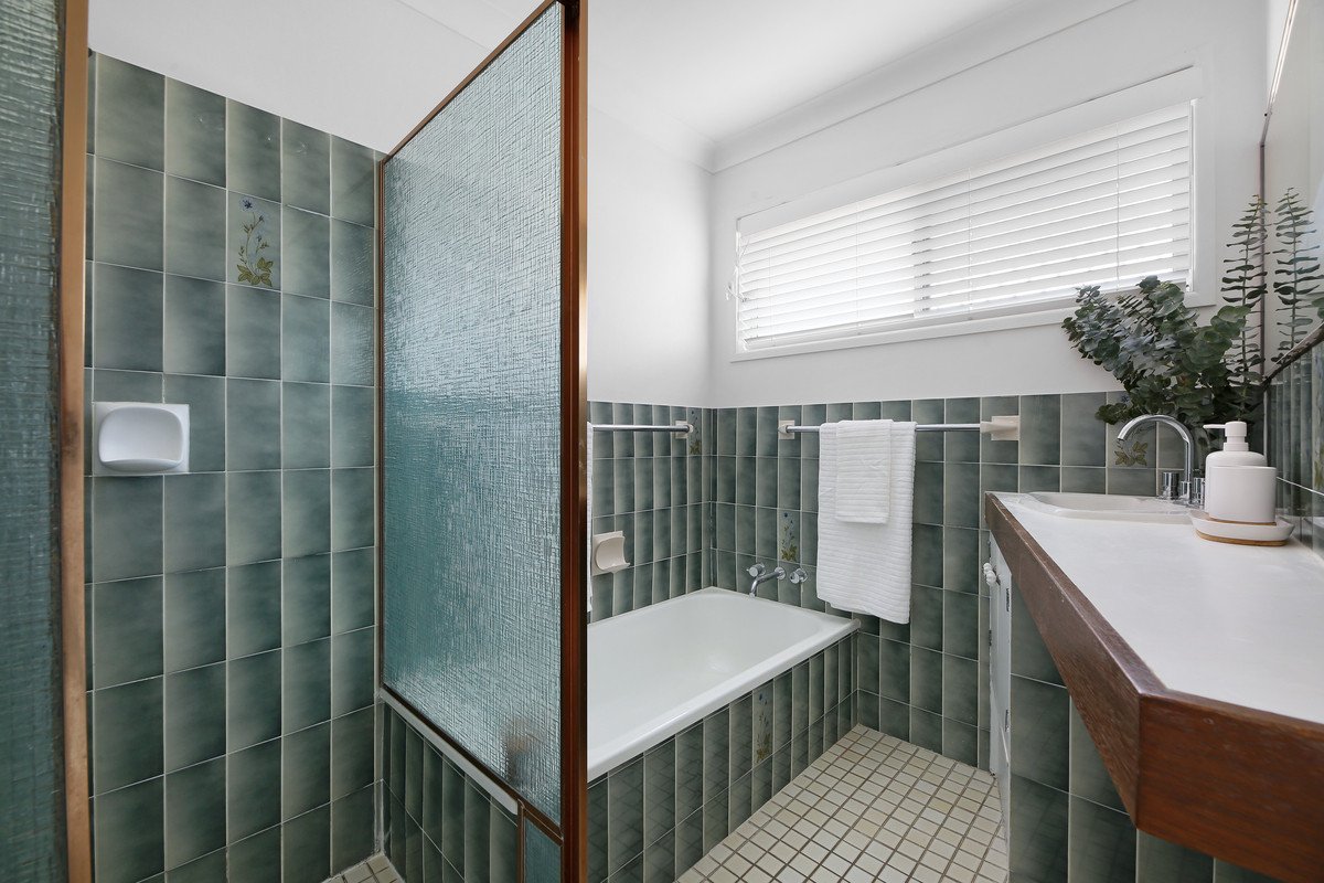 8 Hopbush Street Palm Beach 13