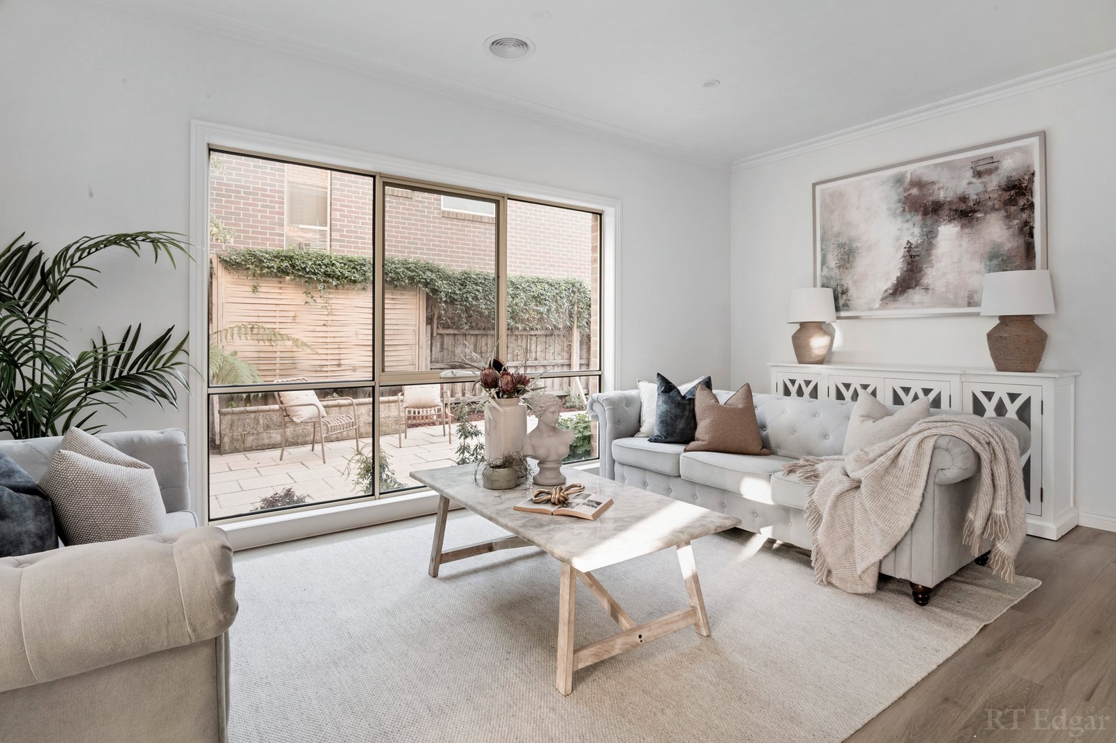 Real Estate and Property in 8 Hope Court, Kew, VIC