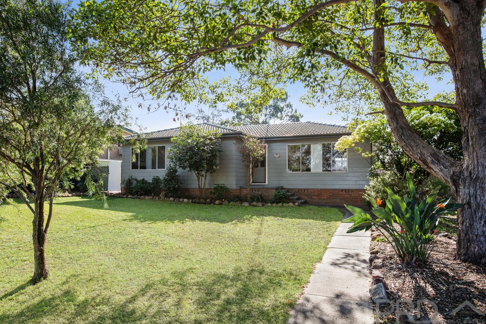 8 Howard Close THORNTON 1