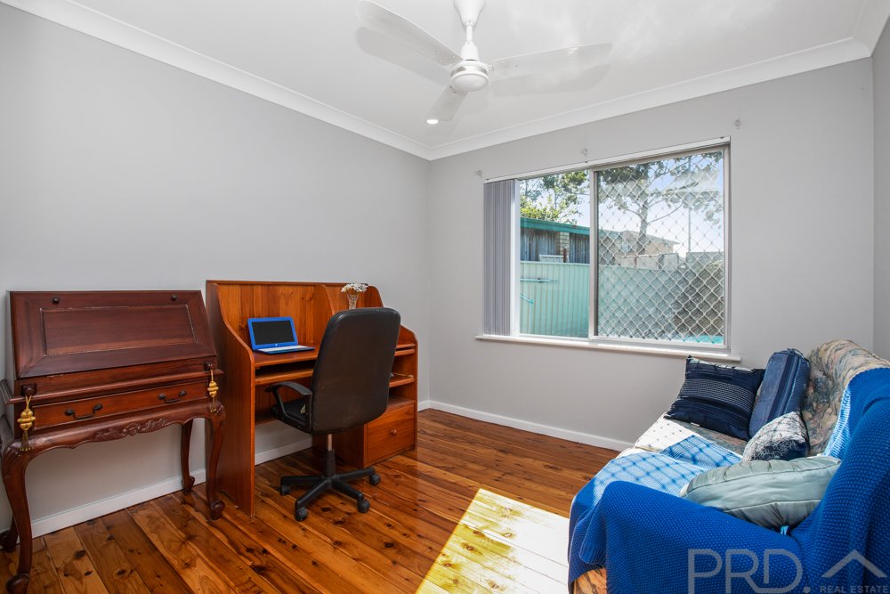 8 Howard Close THORNTON 19