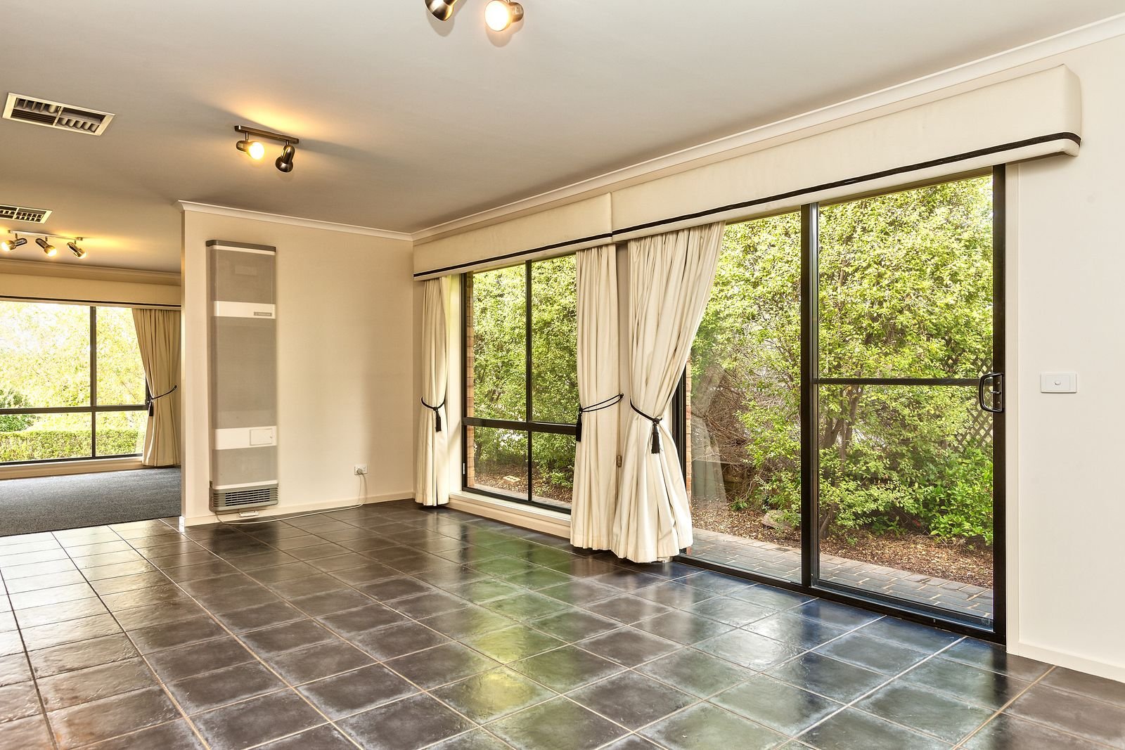 8 Howard Lane GLENROY 4