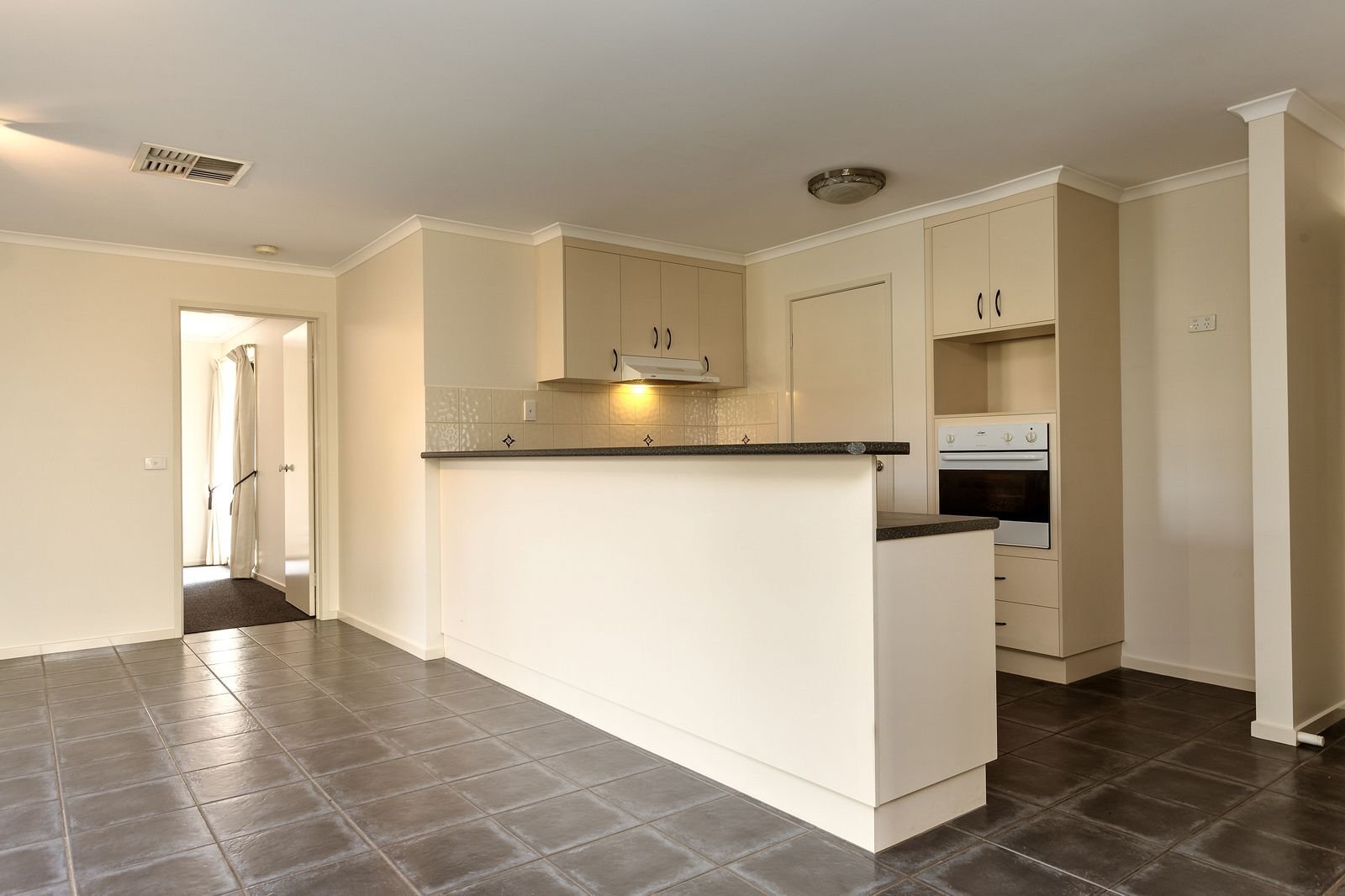 8 Howard Lane GLENROY 5