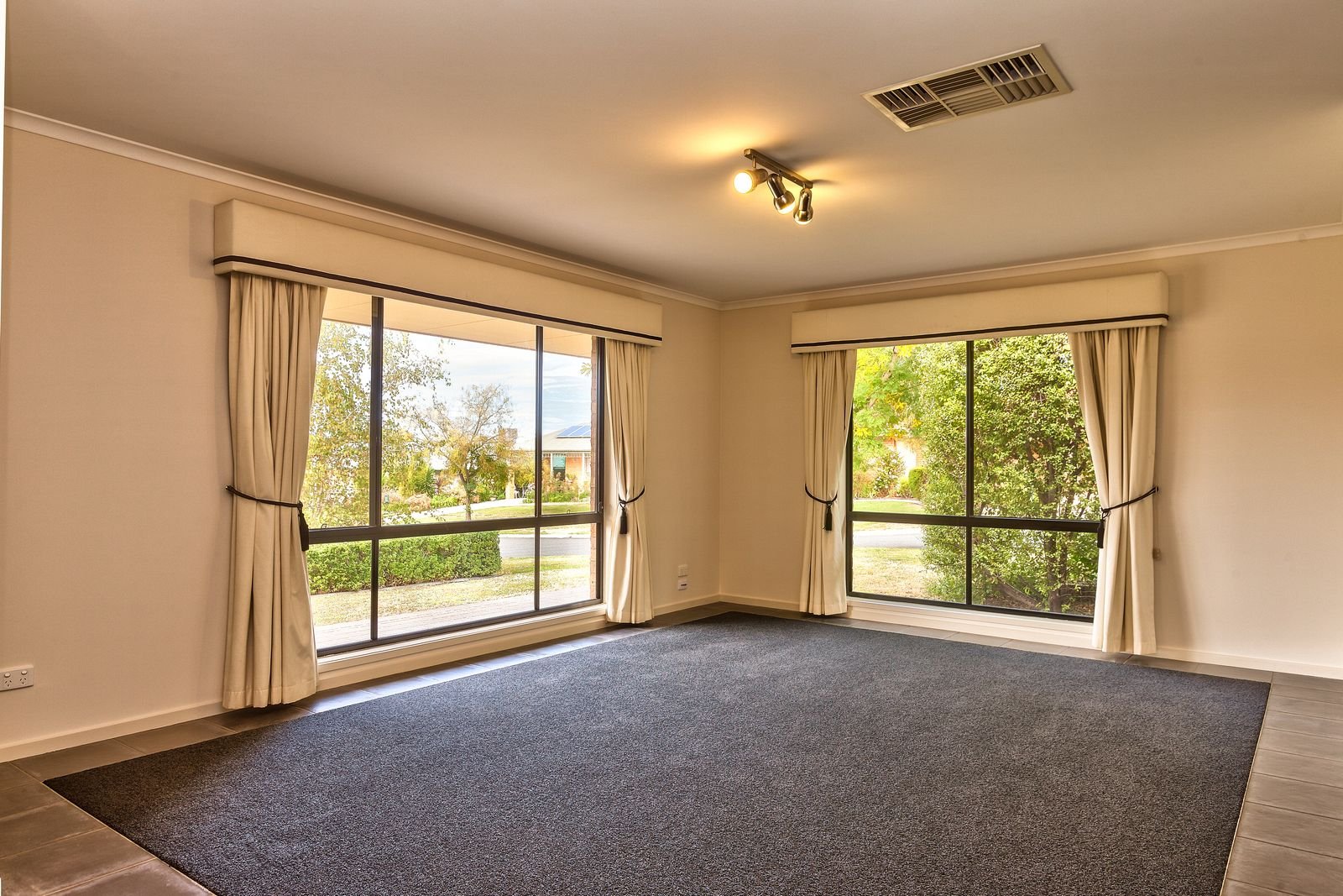 8 Howard Lane GLENROY 6