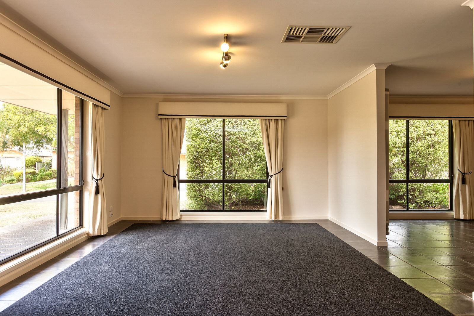 8 Howard Lane GLENROY 7