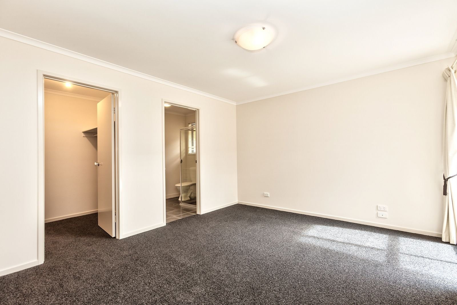 8 Howard Lane GLENROY 8