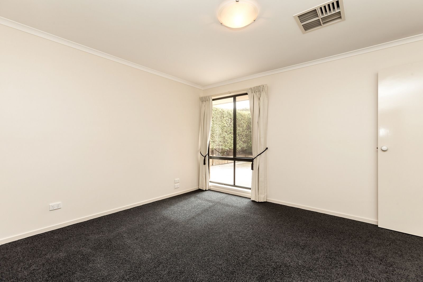 8 Howard Lane GLENROY 10