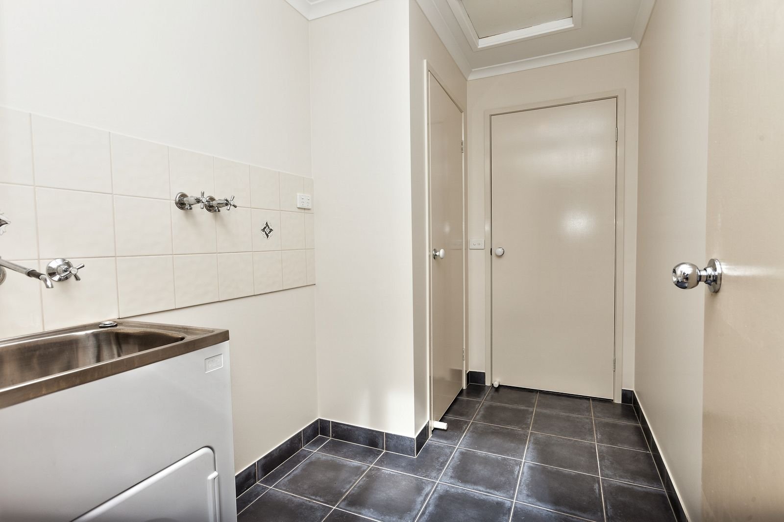 8 Howard Lane GLENROY 13