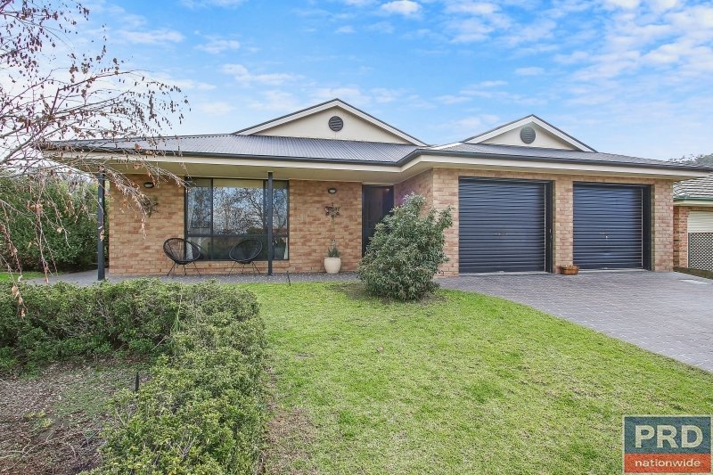 8 Howard Lane GLENROY 1
