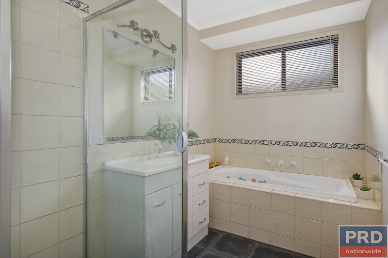 8 Howard Lane GLENROY 9