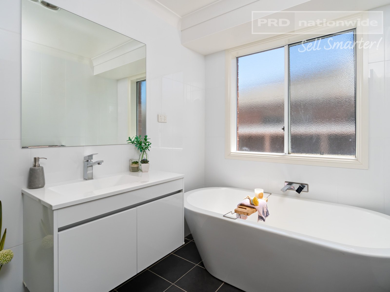 8 Hudson Drive LLOYD 6