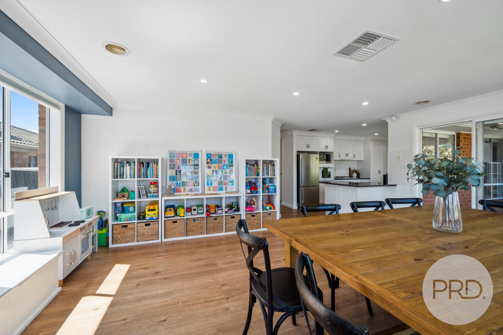 8 Hudson Drive LLOYD 6