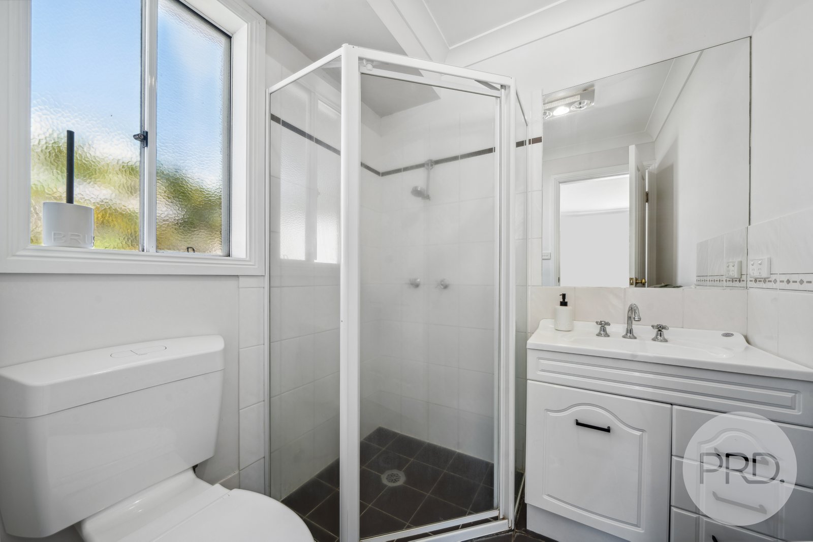 8 Hudson Drive LLOYD 10