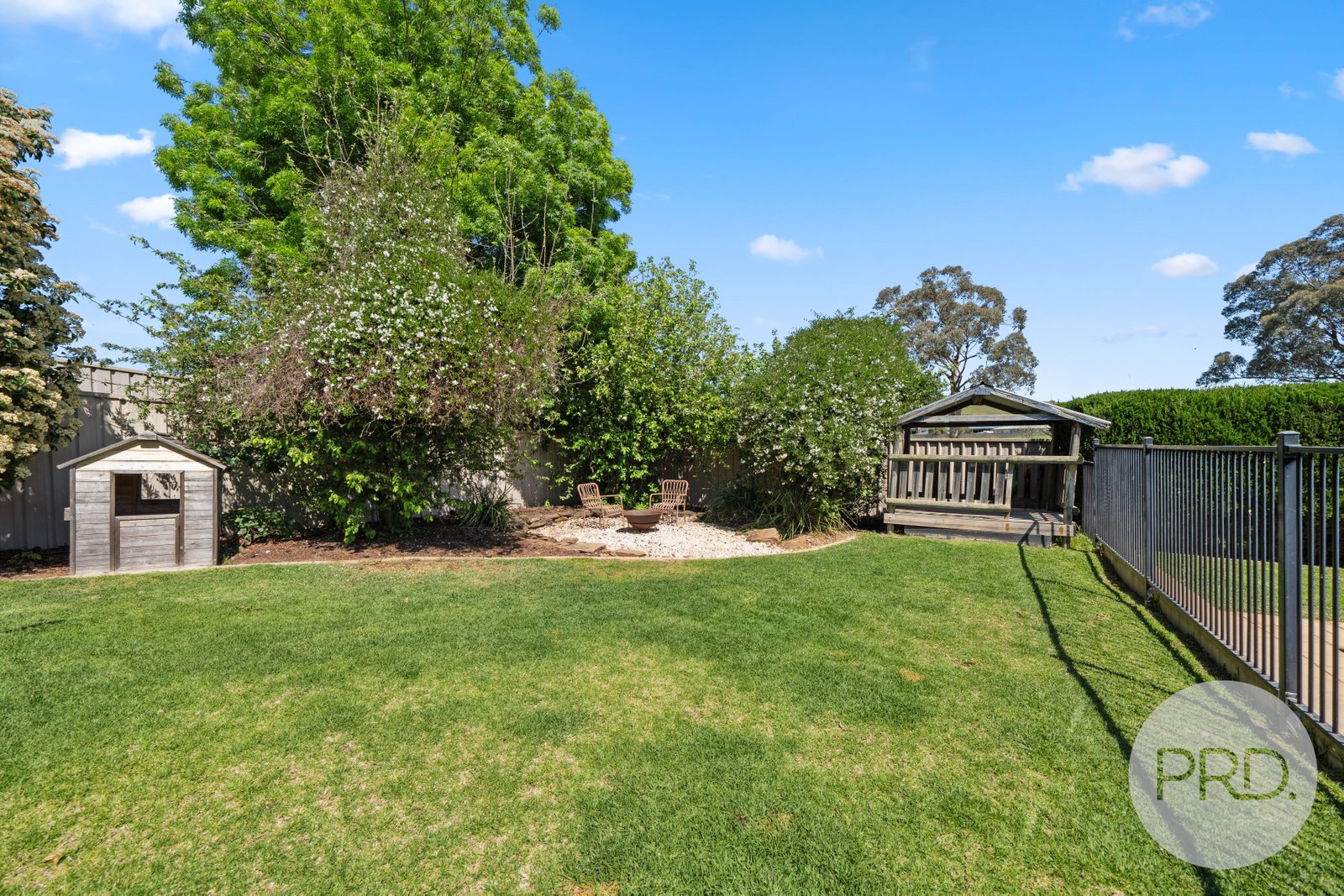 8 Hudson Drive LLOYD 22