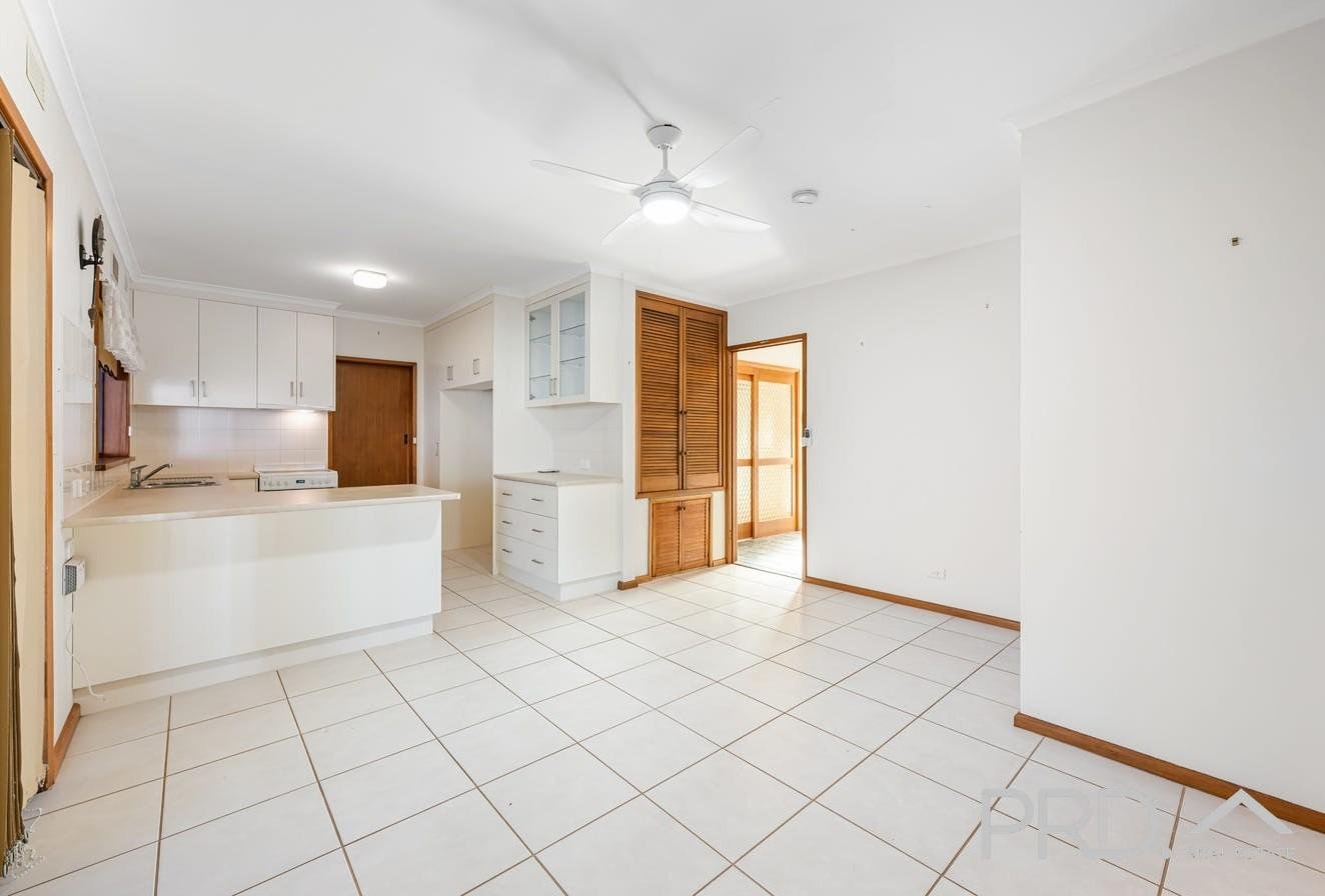 8 Hume Street DARETON 2