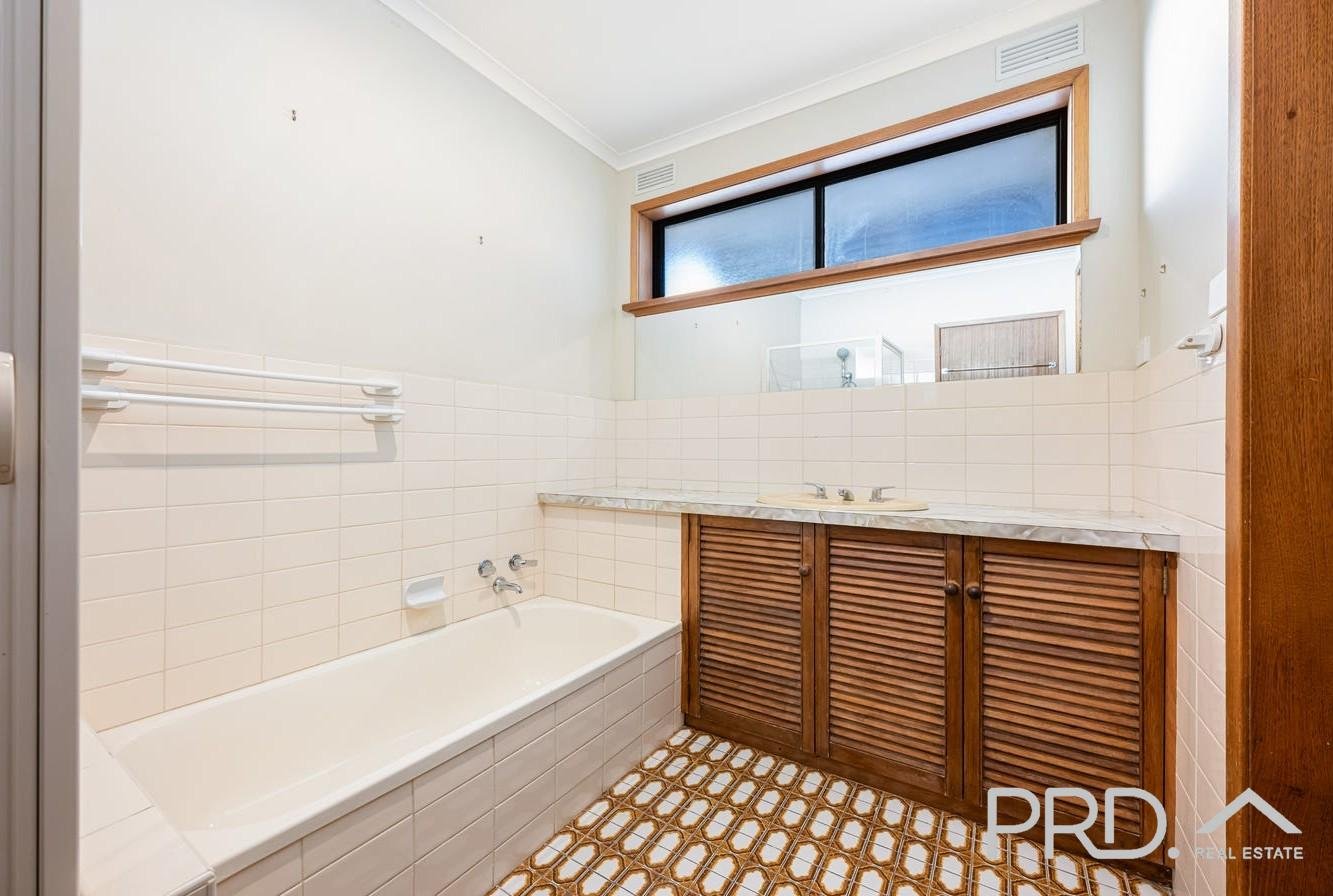8 Hume Street DARETON 9