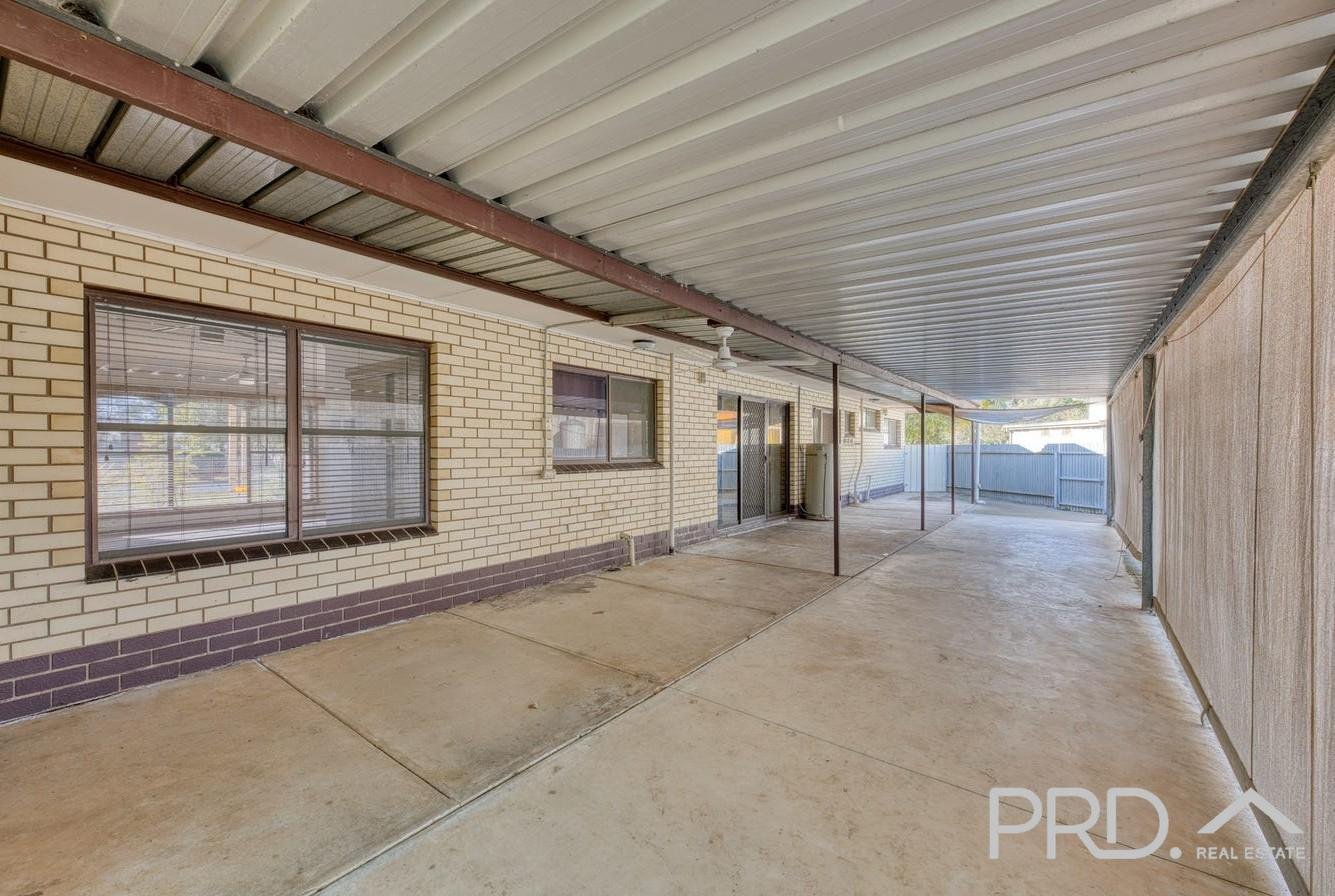 8 Hume Street DARETON 12