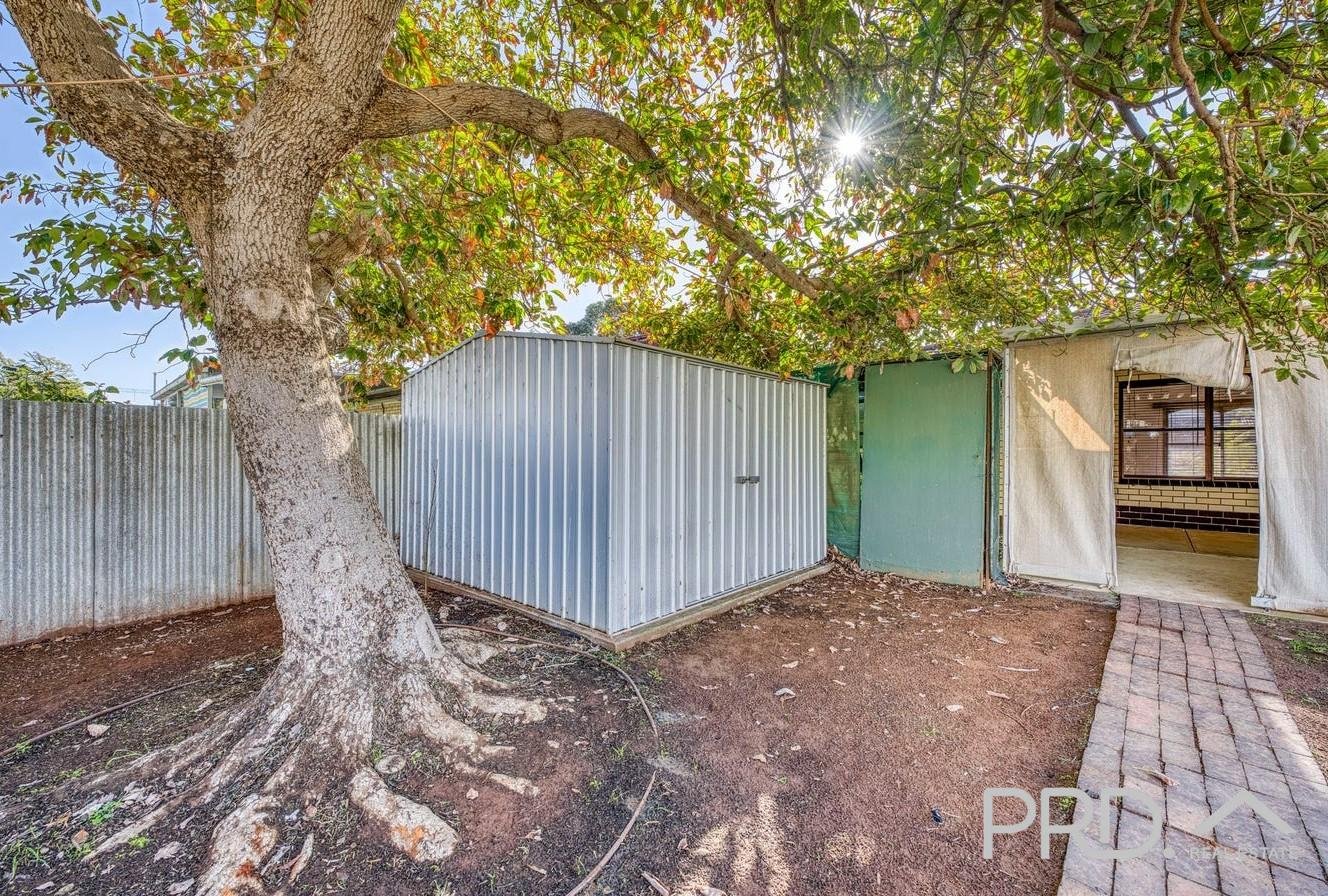 8 Hume Street DARETON 14