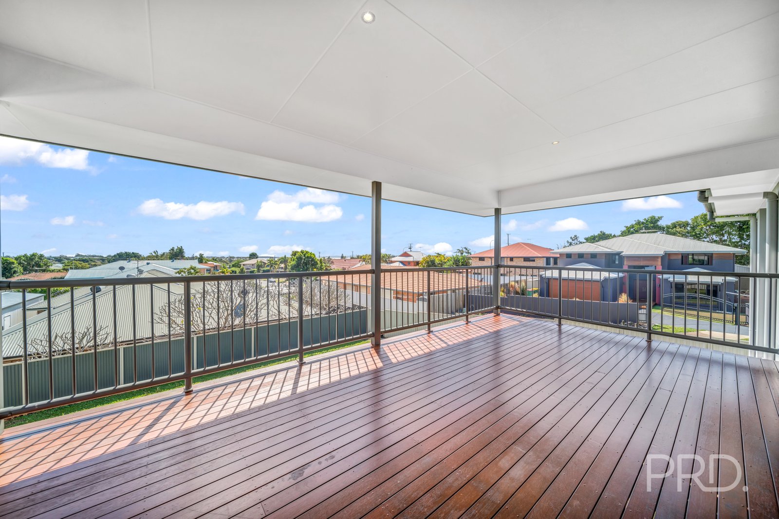 8 HUNTLY Place REDLAND BAY 10