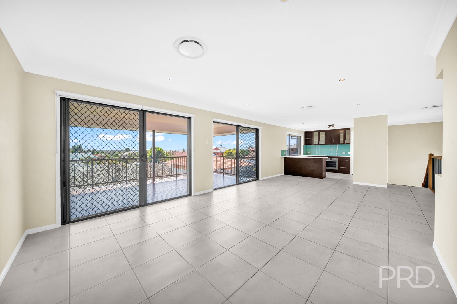 8 HUNTLY Place REDLAND BAY 12