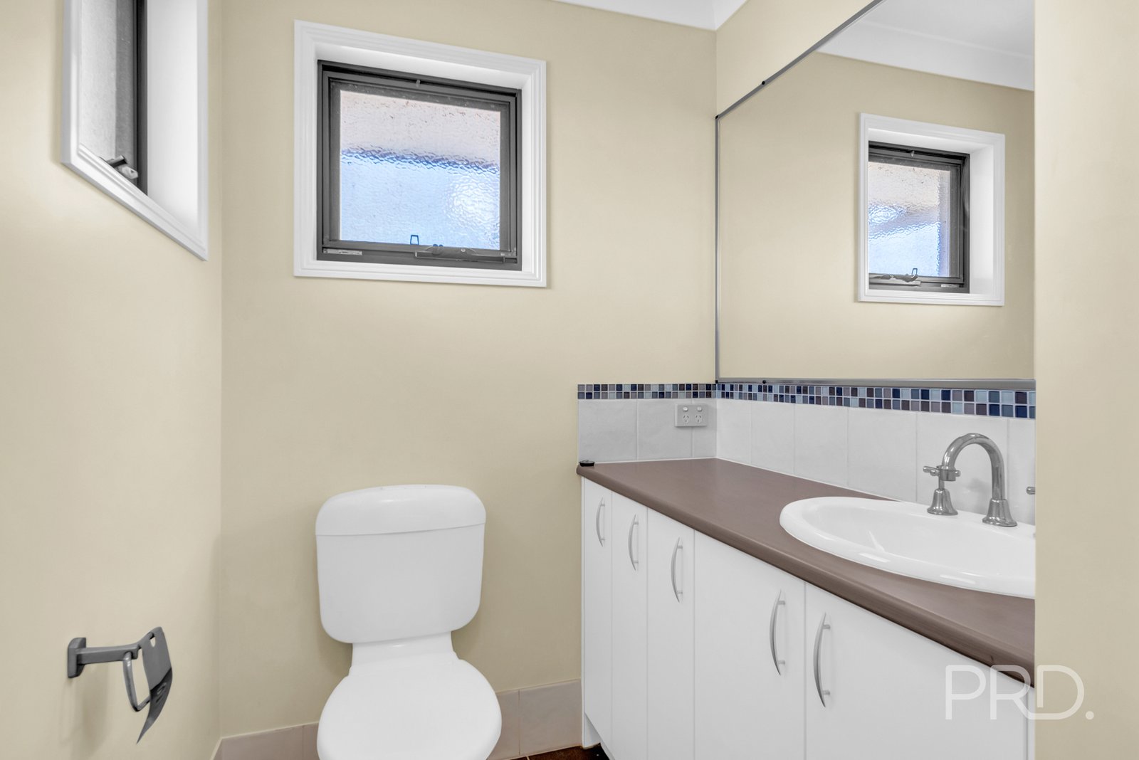 8 HUNTLY Place REDLAND BAY 22