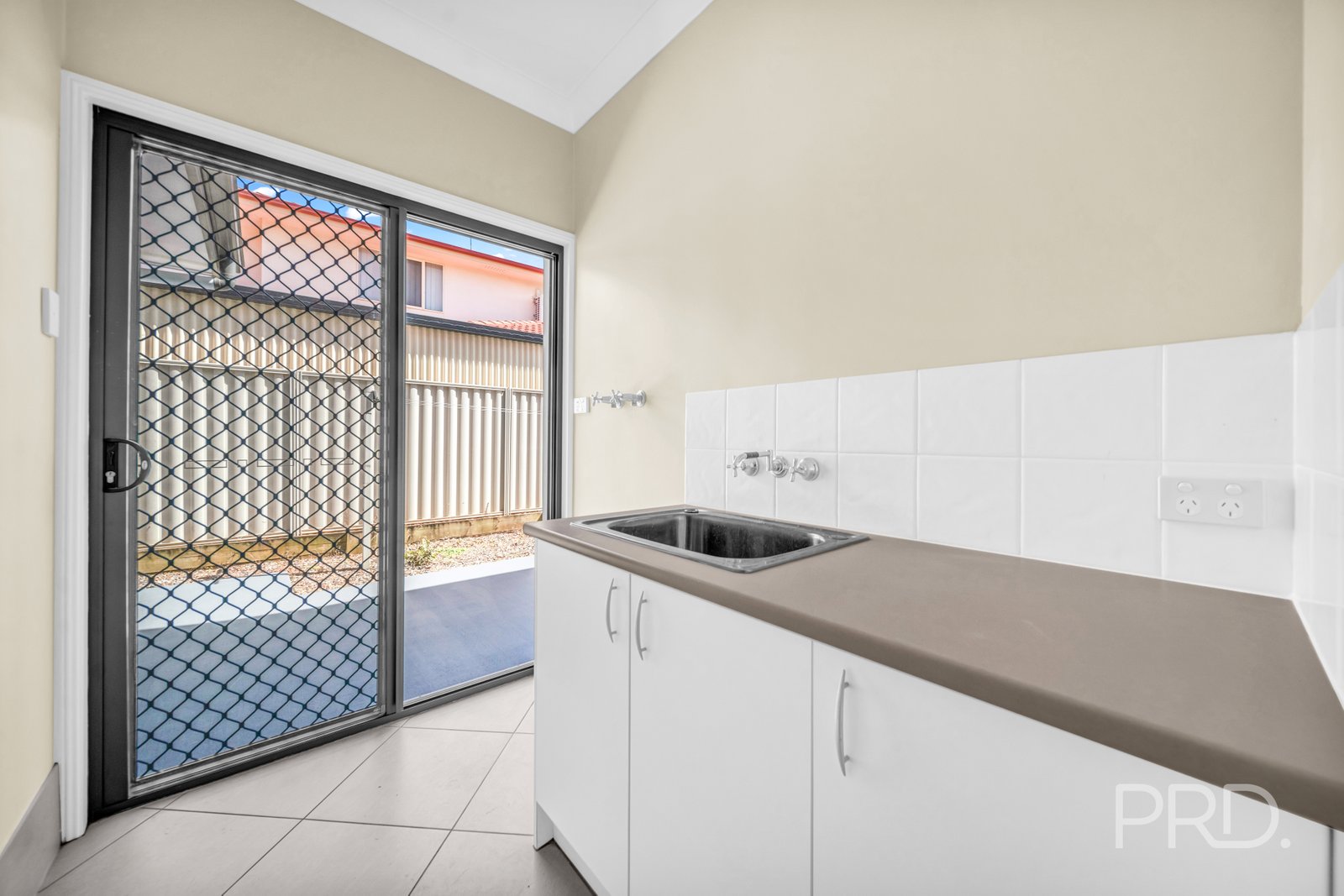 8 HUNTLY Place REDLAND BAY 26