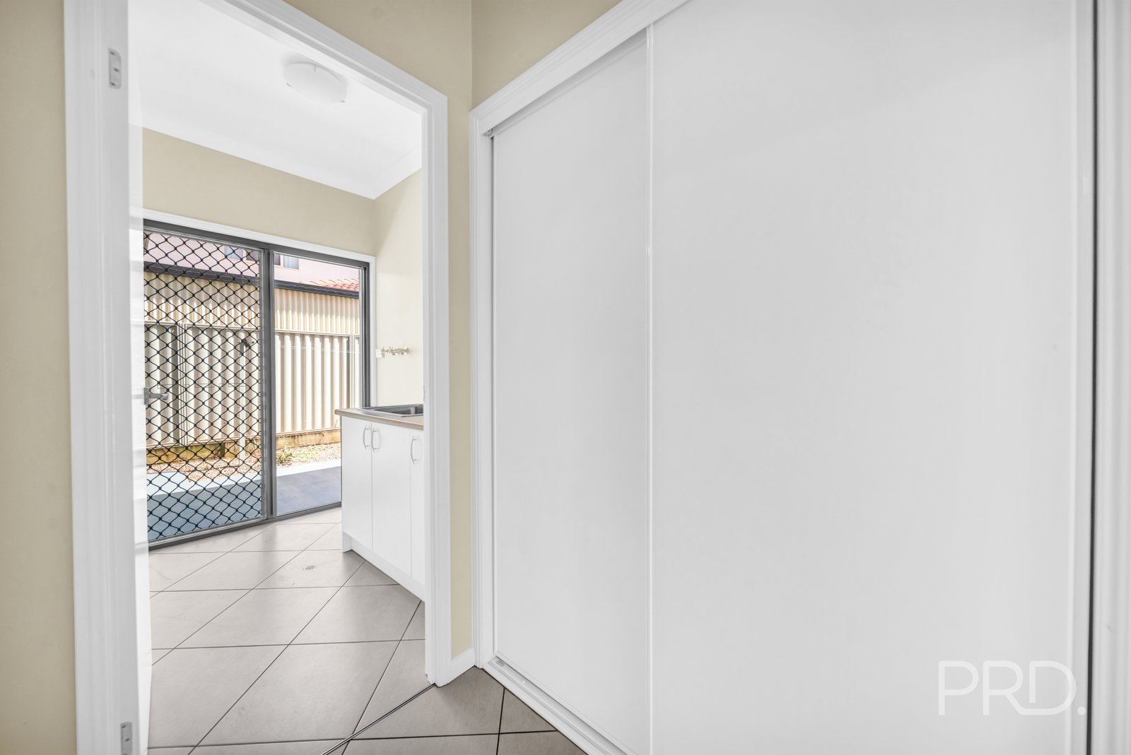 8 HUNTLY Place REDLAND BAY 27