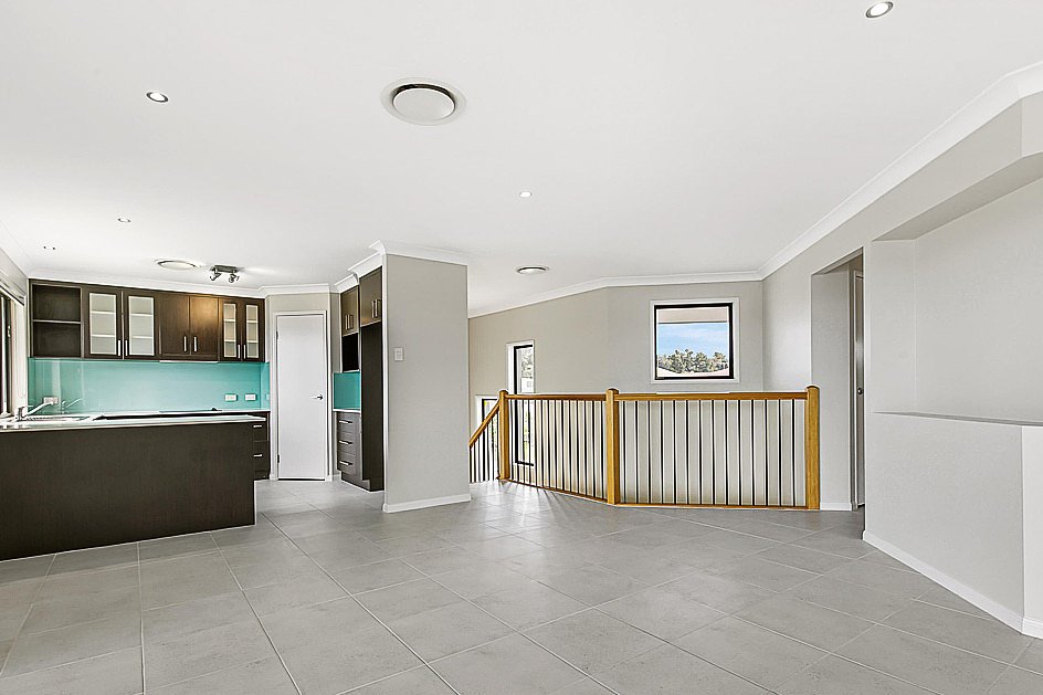8 HUNTLY Place REDLAND BAY 11