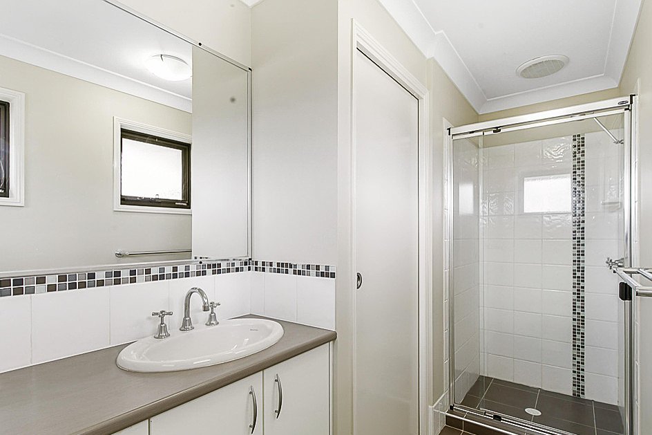 8 HUNTLY Place REDLAND BAY 13