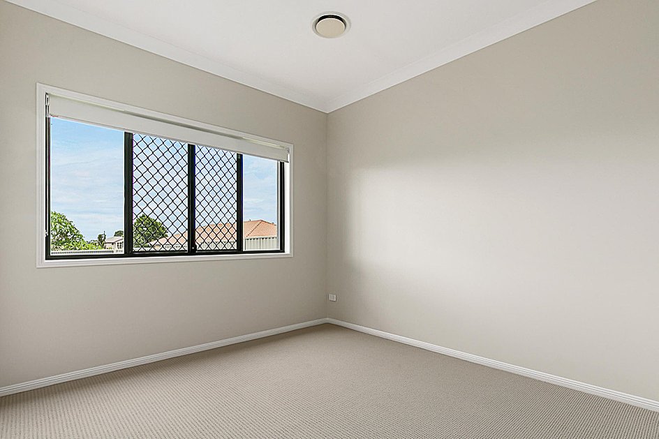 8 HUNTLY Place REDLAND BAY 17