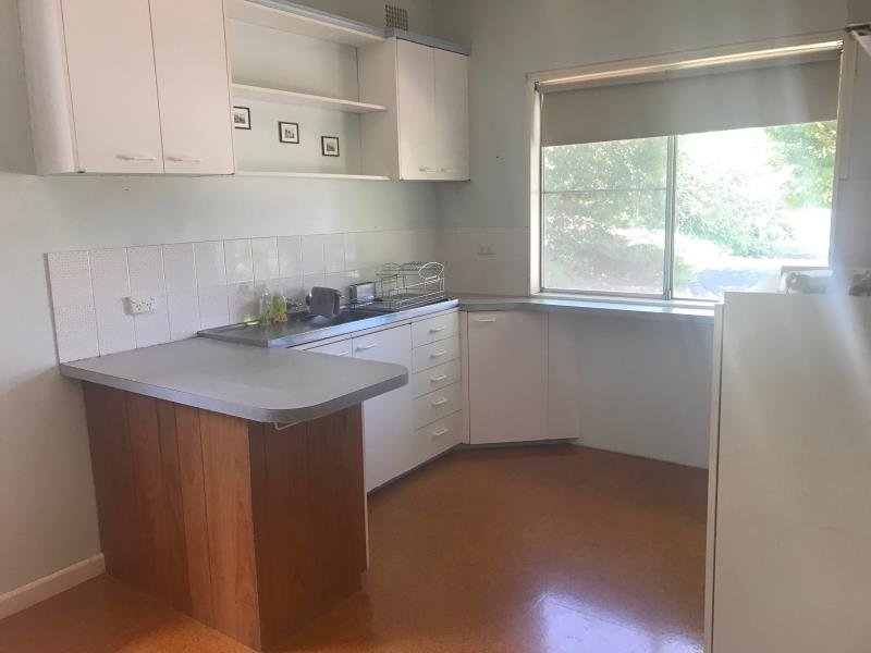 8 Indarra Street TAMWORTH 3