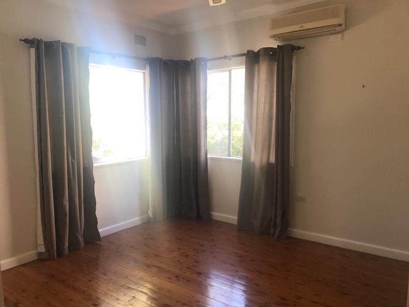 8 Indarra Street TAMWORTH 4
