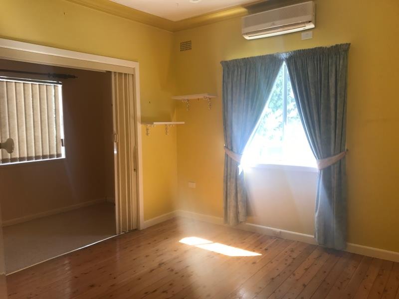8 Indarra Street TAMWORTH 6