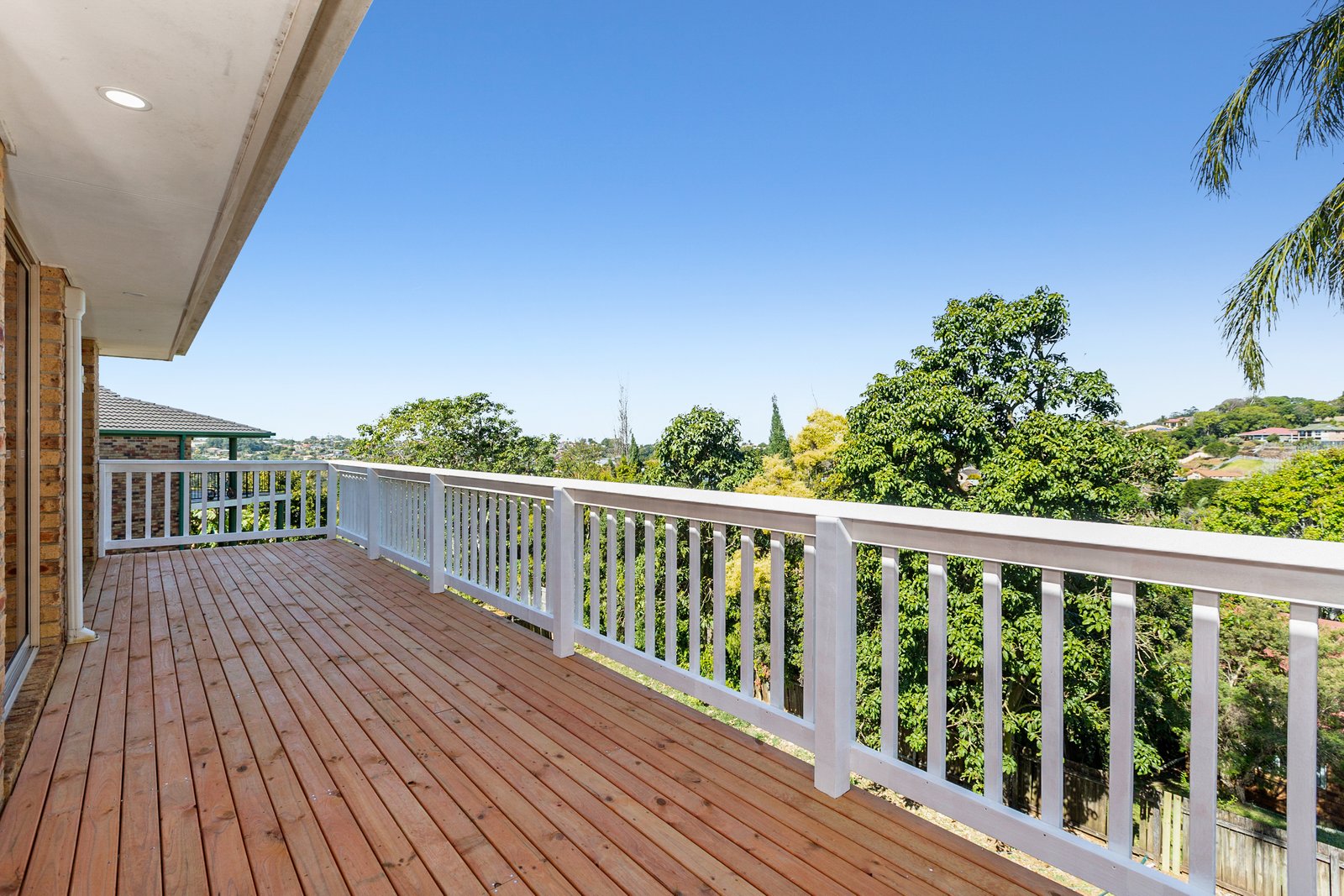 8 Inverness Court BANORA POINT 2