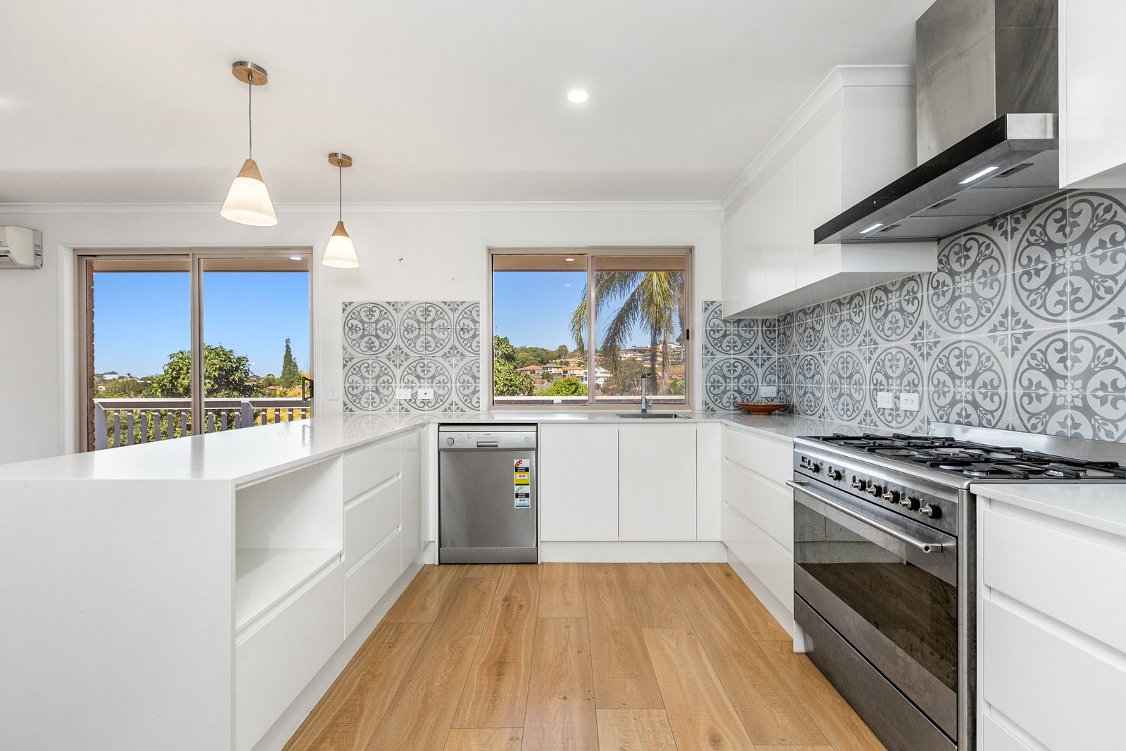 8 Inverness Court BANORA POINT 3