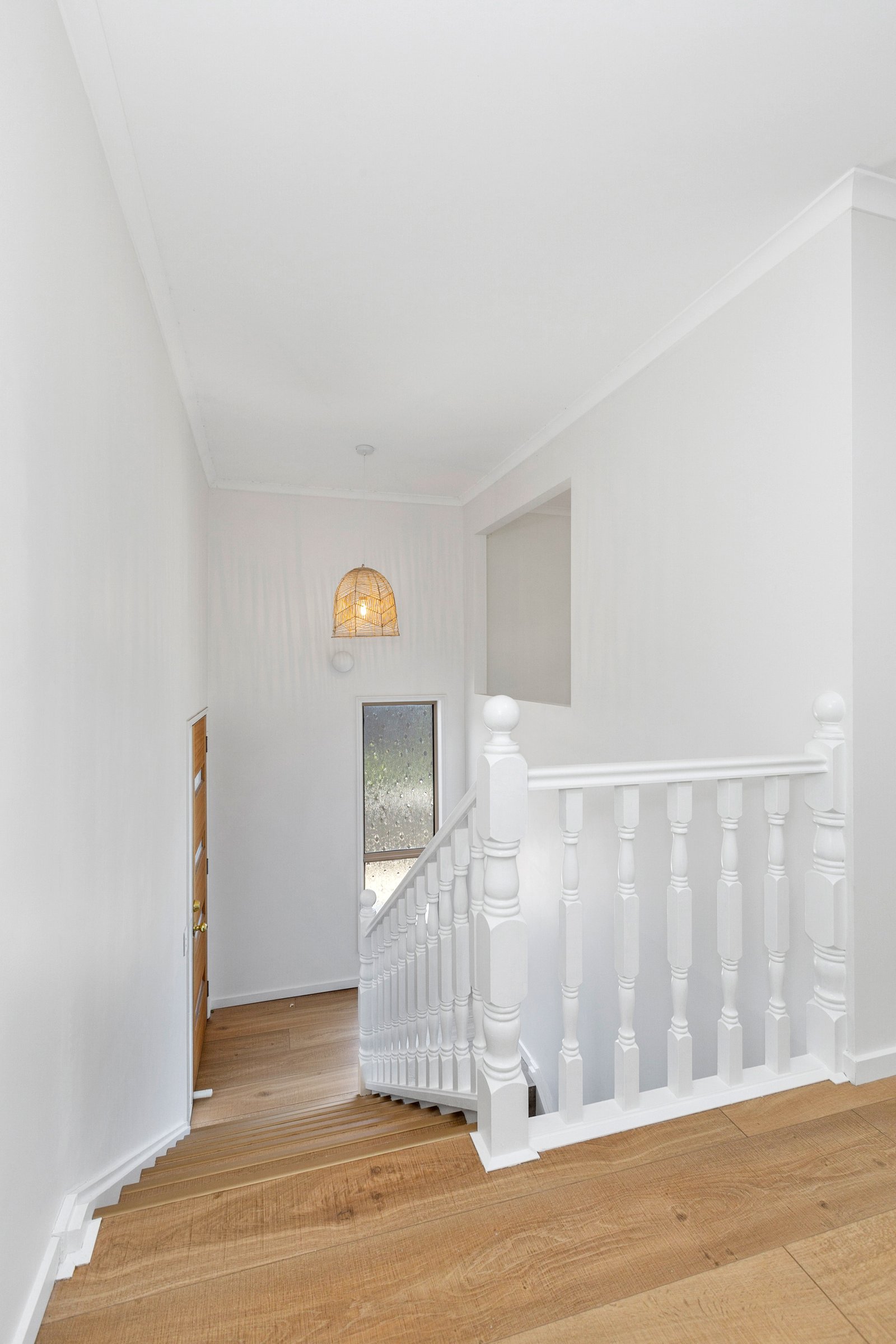 8 Inverness Court BANORA POINT 13