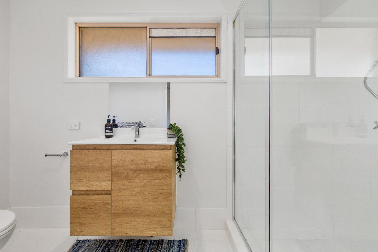 8 Inverness Court BANORA POINT 14