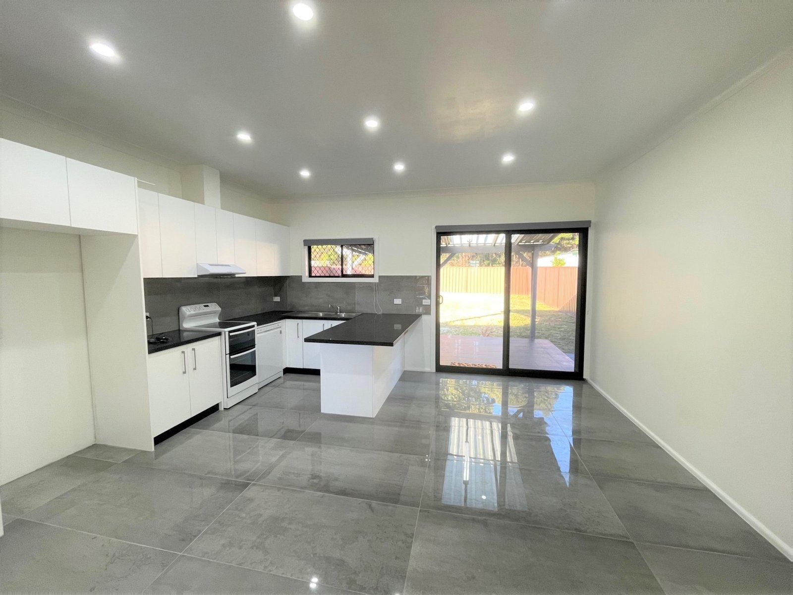 8 Iris Avenue RIVERWOOD 2