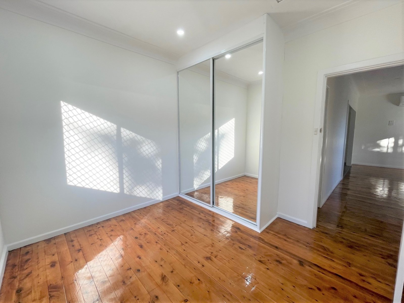 8 Iris Avenue RIVERWOOD 4